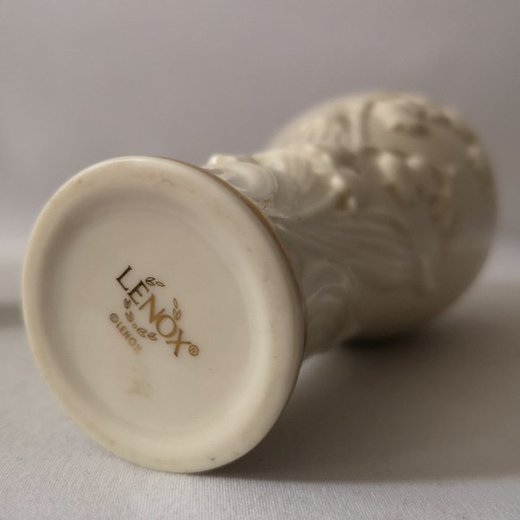 Set of Two Lenox Bud Vases with 3D Bell Flower Pattern, Cream Ceramic with Gold - Picture 4 of 5